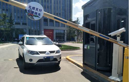 智慧無人值守停車場的商用場景